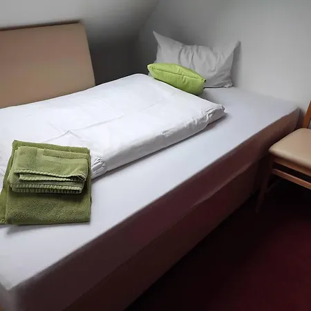 In Guest - Single With Shared Bathroom And Kitchen * Forbach