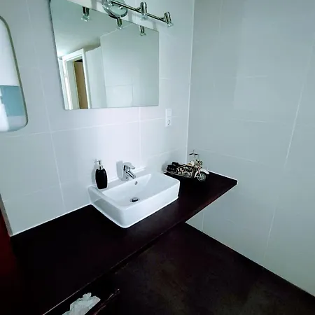 In Guest - Single With Shared Bathroom And Kitchen Forbach