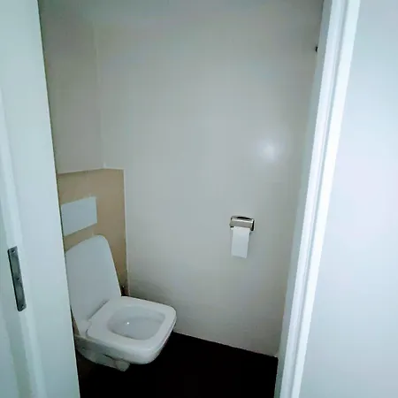 In Guest - Single With Shared Bathroom And Kitchen Forbach