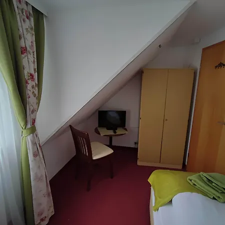 Pensionat In Guest - Single With Shared Bathroom And Kitchen Forbach