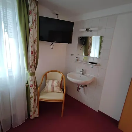 In Guest - Single With Shared Bathroom And Kitchen * Forbach